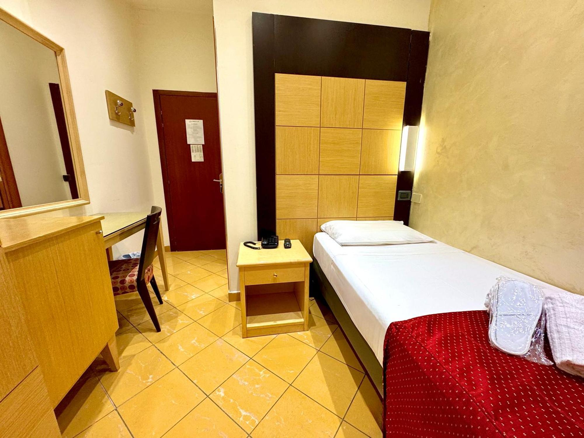 Hotel Fiorella Milano Exteriör bild